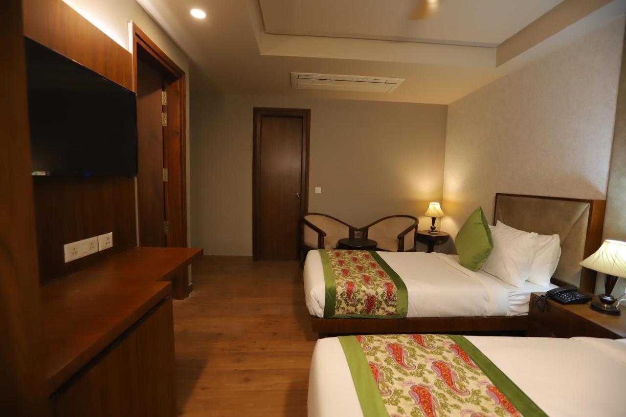 Ip Royal Hotel - New Delhi Exteriör bild