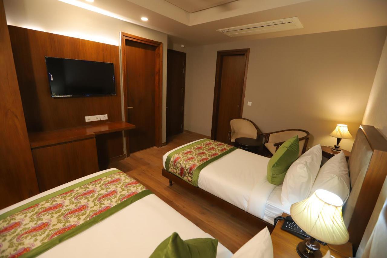 Ip Royal Hotel - New Delhi Exteriör bild