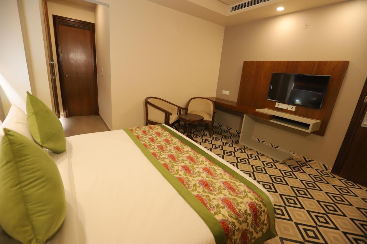 Ip Royal Hotel - New Delhi Exteriör bild