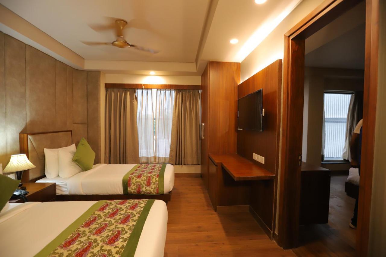 Ip Royal Hotel - New Delhi Exteriör bild